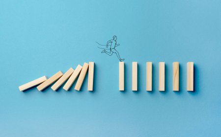 Geleceğin Perakendesi İçin Çalışan Yetkinlikleri: Upskilling ve Reskilling Rehberi